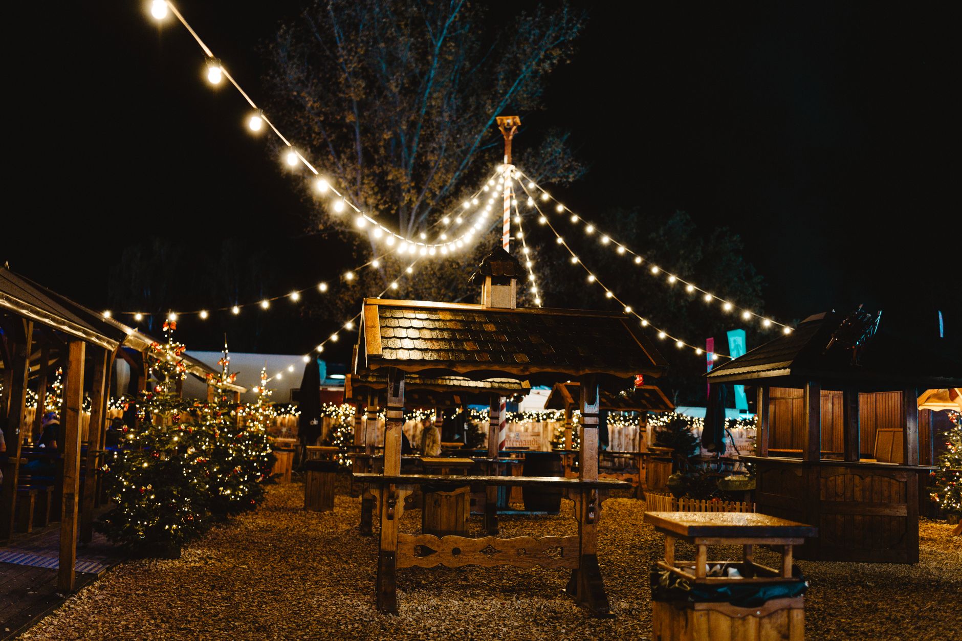 christmas market stalls lights