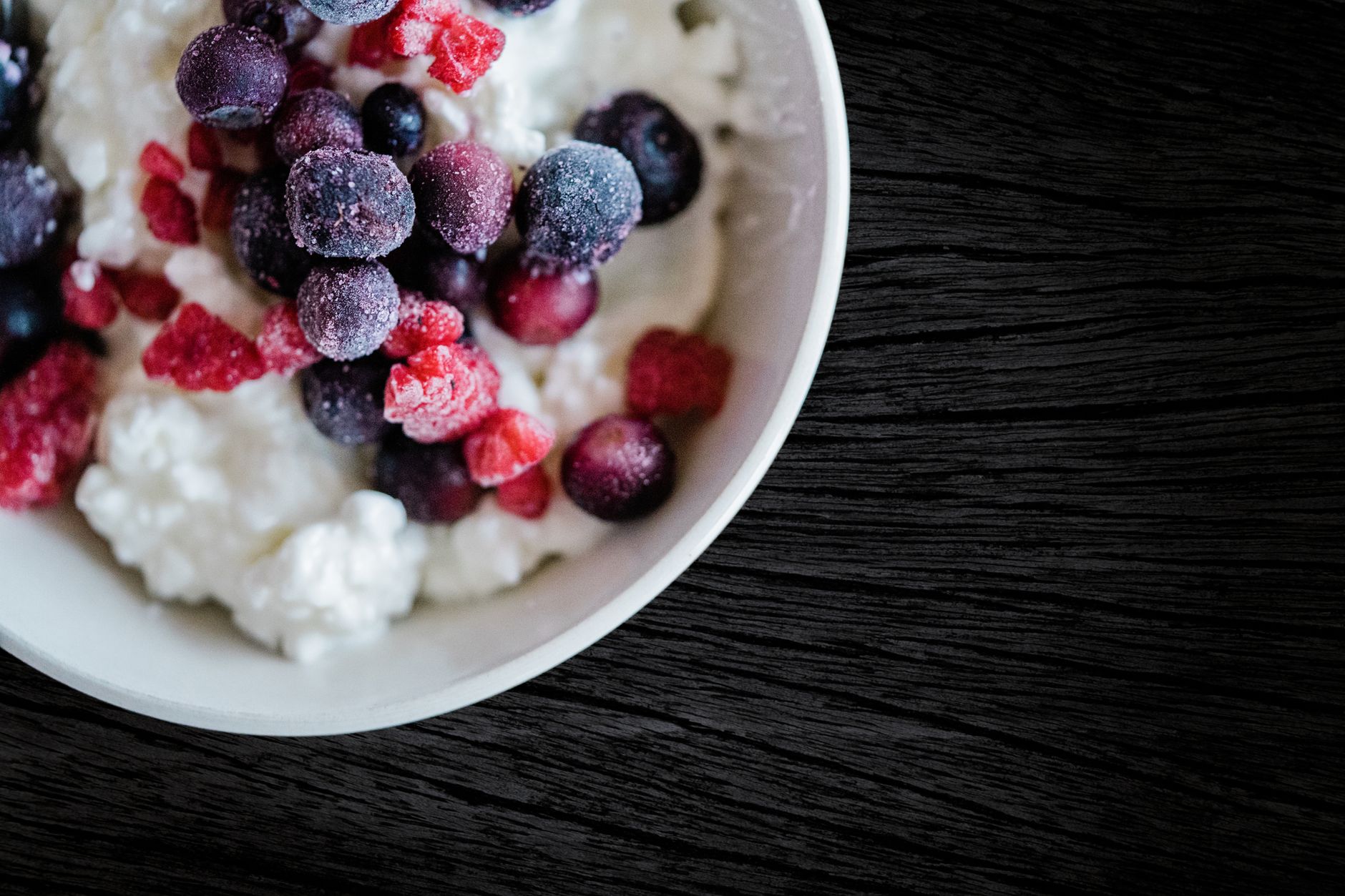cottage cheese bowl berries